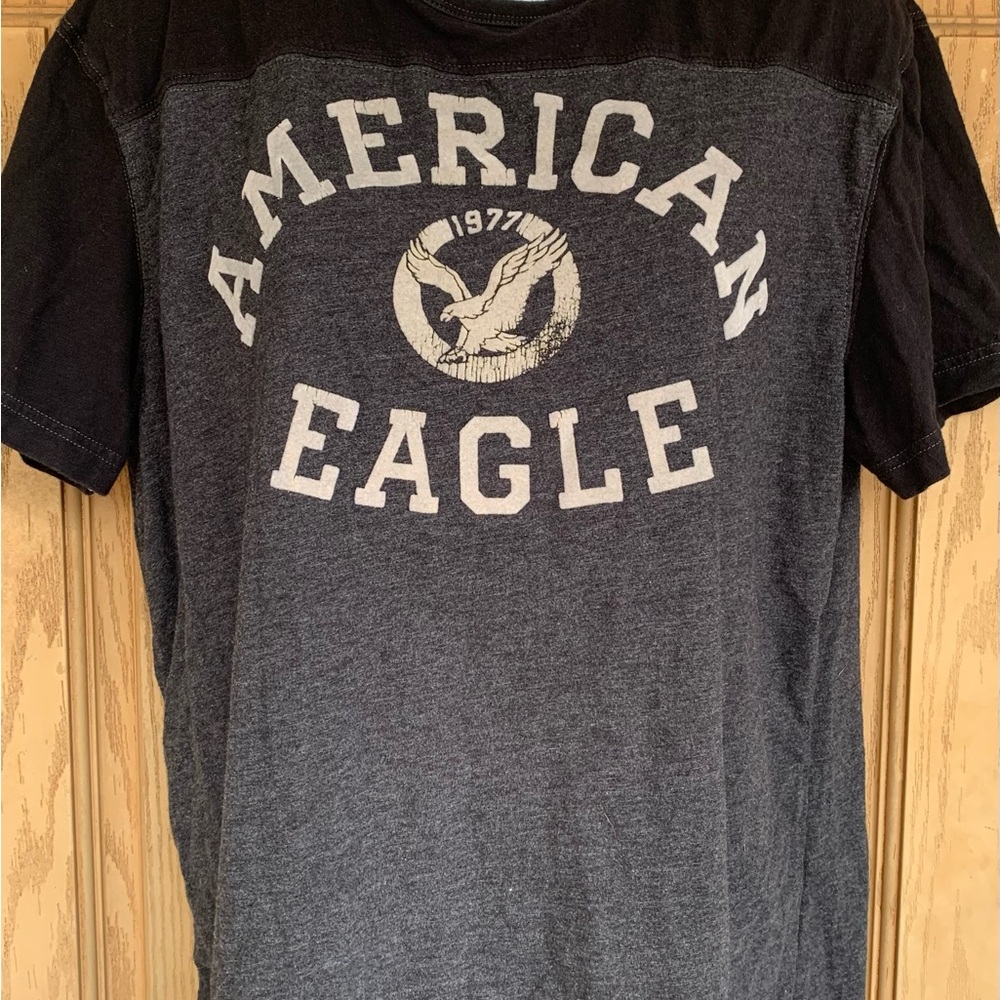 💚3/$25American Eagle Outfitters Charcoal and Black Logo Large Tee